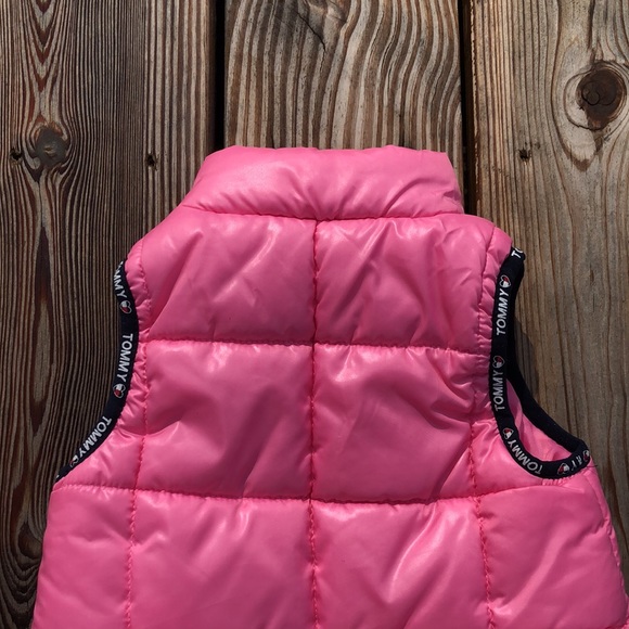 Tommy Hilfiger Puffer Vest in Pink Carnation/ Navy Size 24 Months With Pockets - Picture 9 of 10